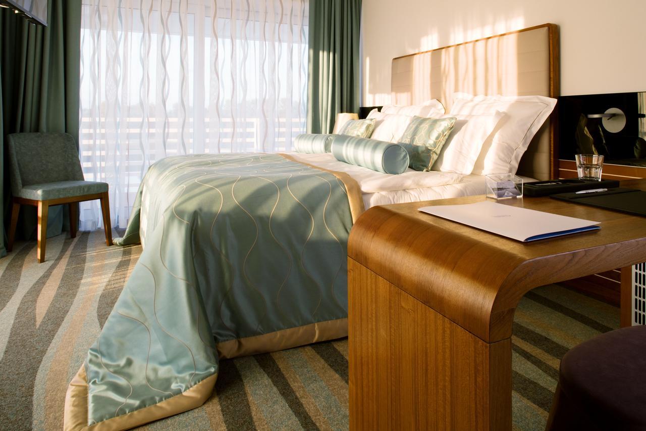 Hotel Navis Orasje Kültér fotó