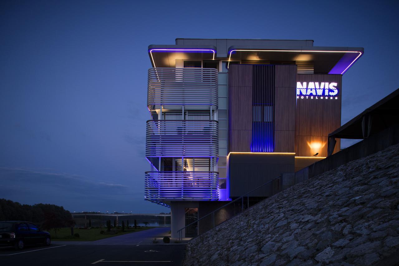 Hotel Navis Orasje Kültér fotó
