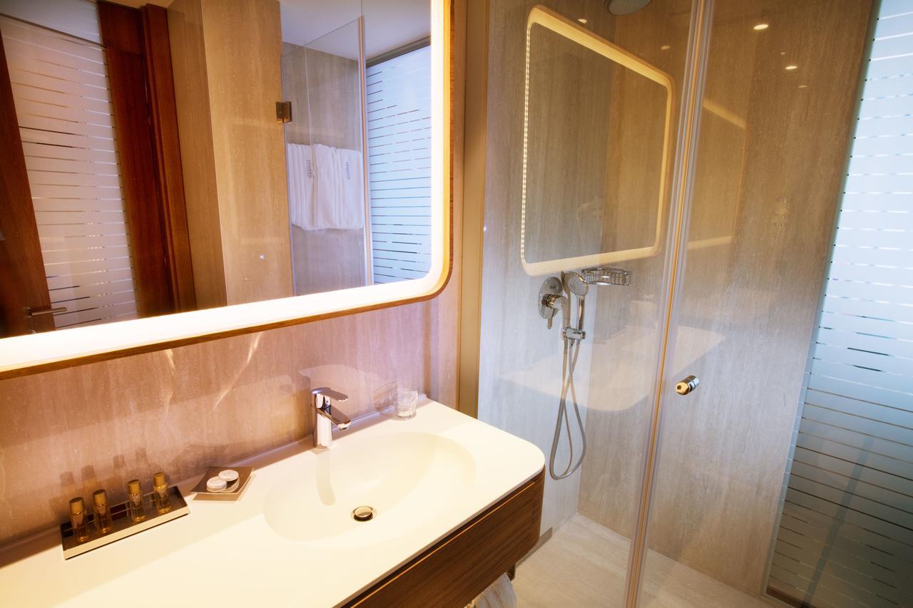 Hotel Navis Orasje Kültér fotó